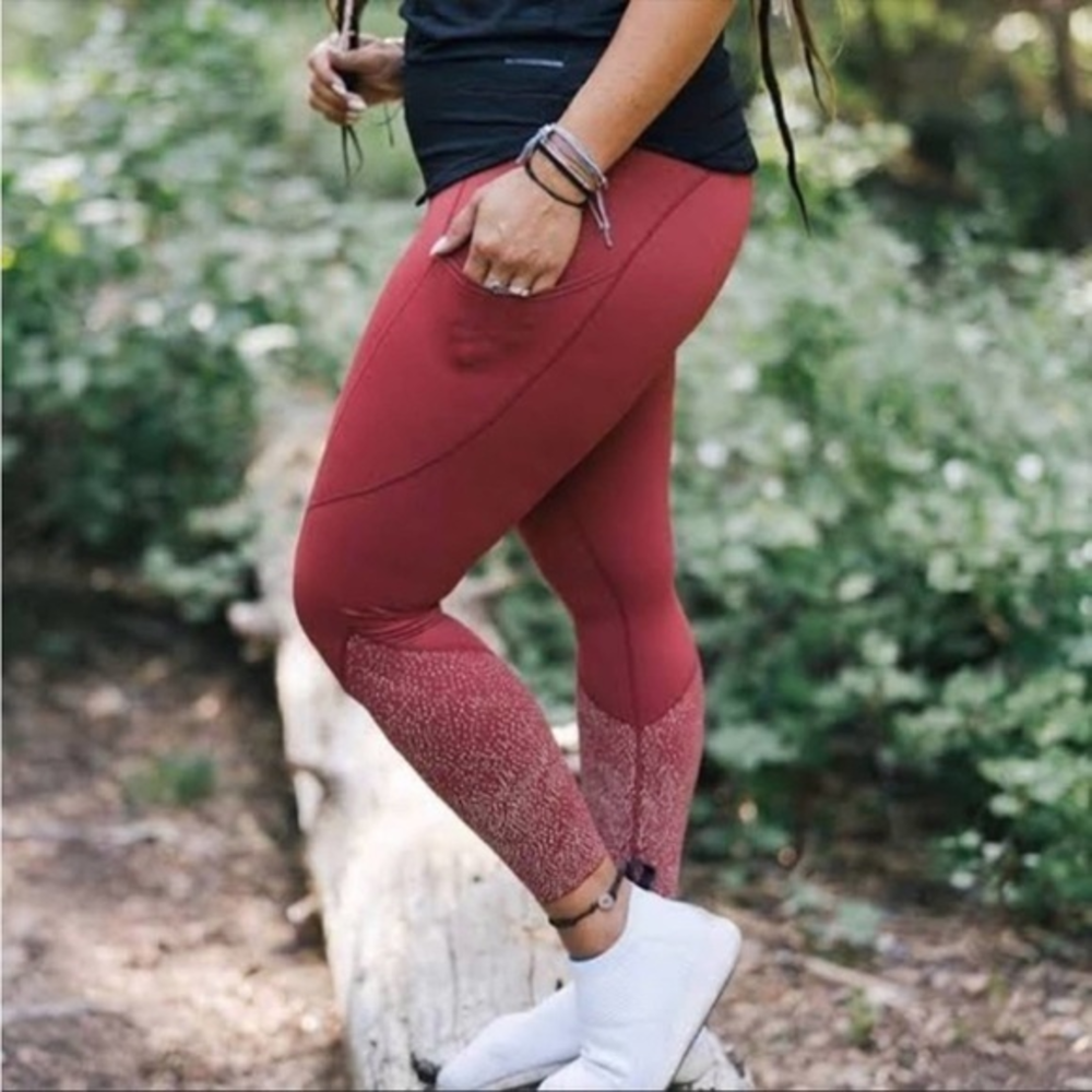 Zyia Active Light N Luxe Reflective Merlot Pocket Leggings Size 4